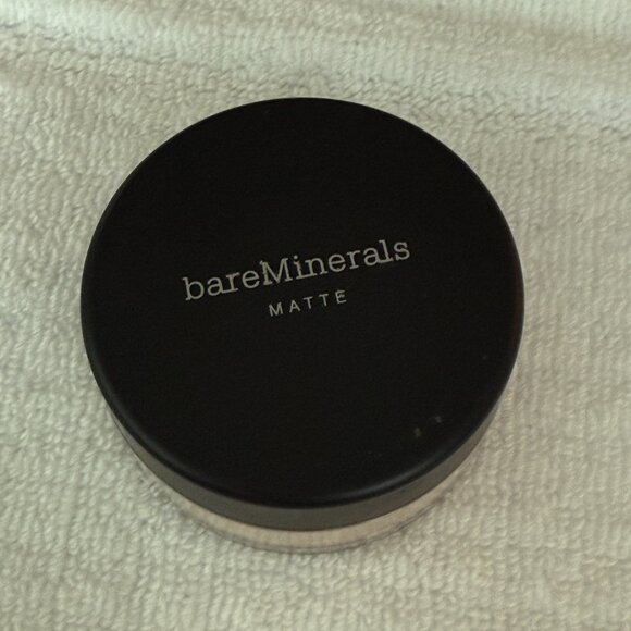 bareMinerals MATTE Foundation Fairly Medium C20 Mineral Powder SPF 15 6g Expired - Picture 2 of 9